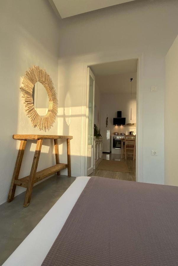 Lyra Seafront Apartment , Paroikia Town Center Eksteriør billede